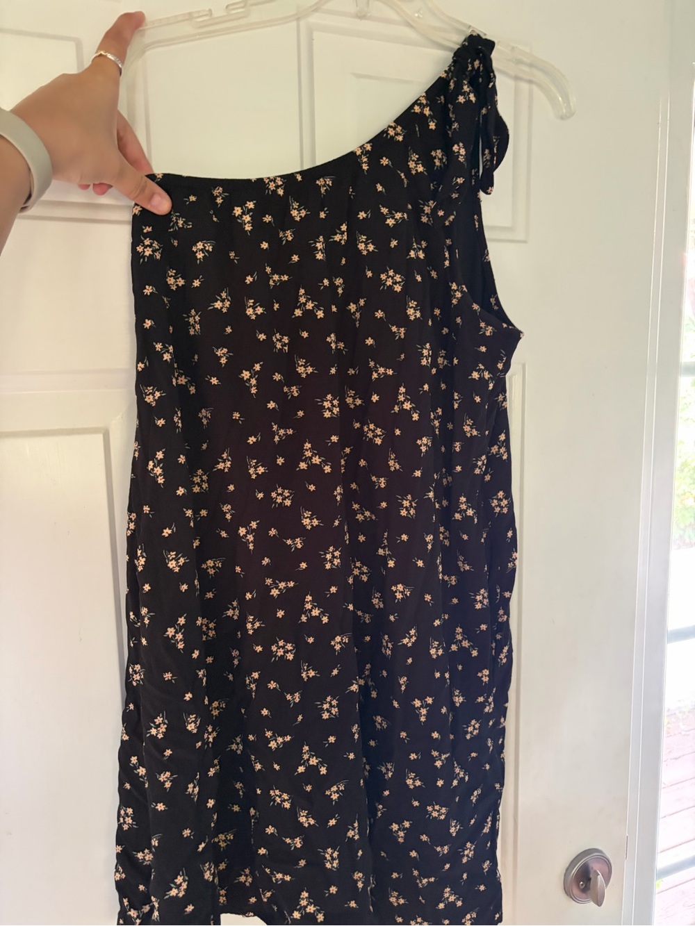 American Eagle Outfitters Black One-Shoulder Floral Dress